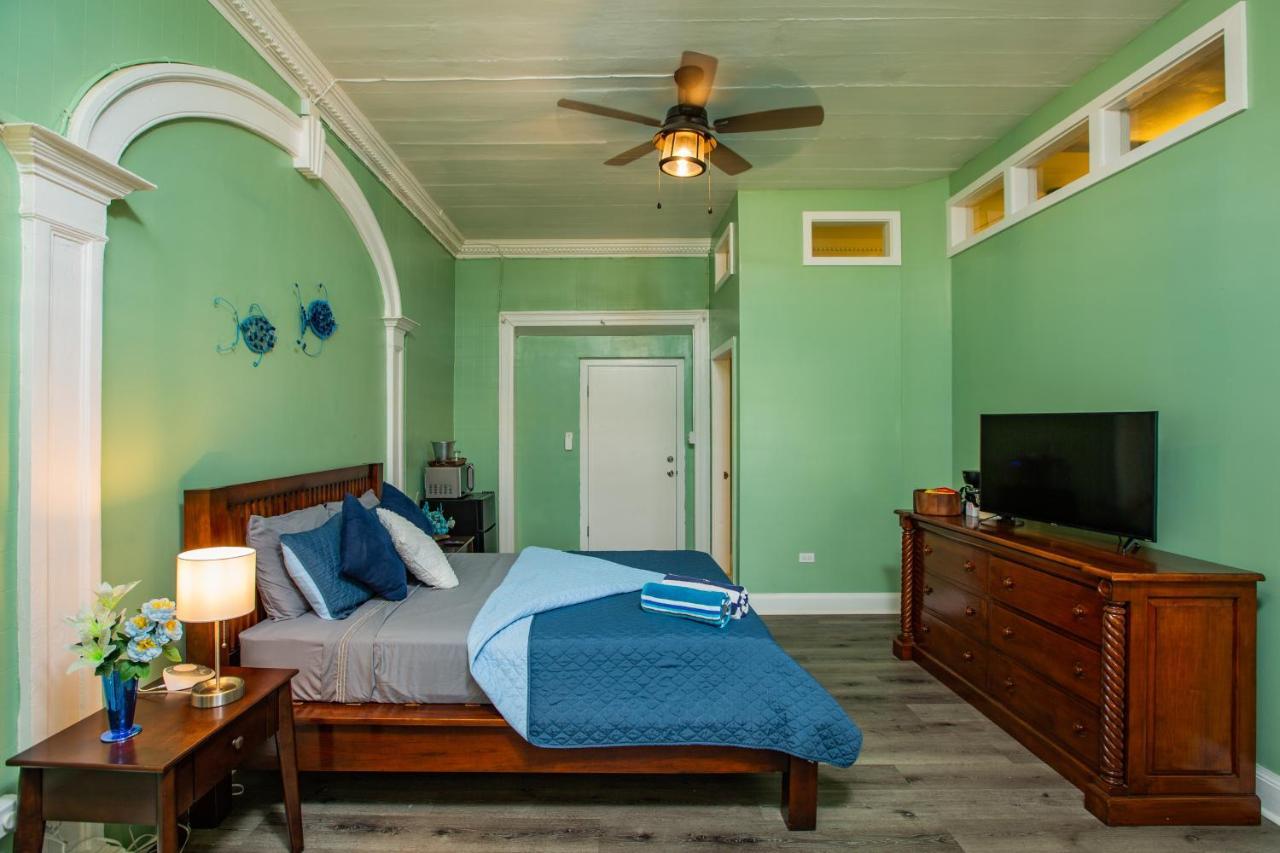 Victoria House Hotel Frederiksted Buitenkant foto