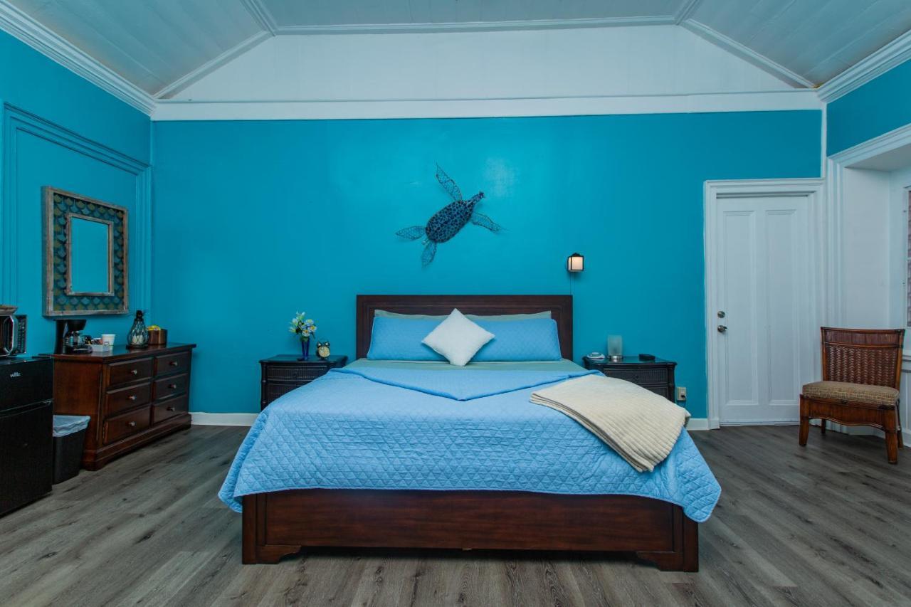 Victoria House Hotel Frederiksted Buitenkant foto