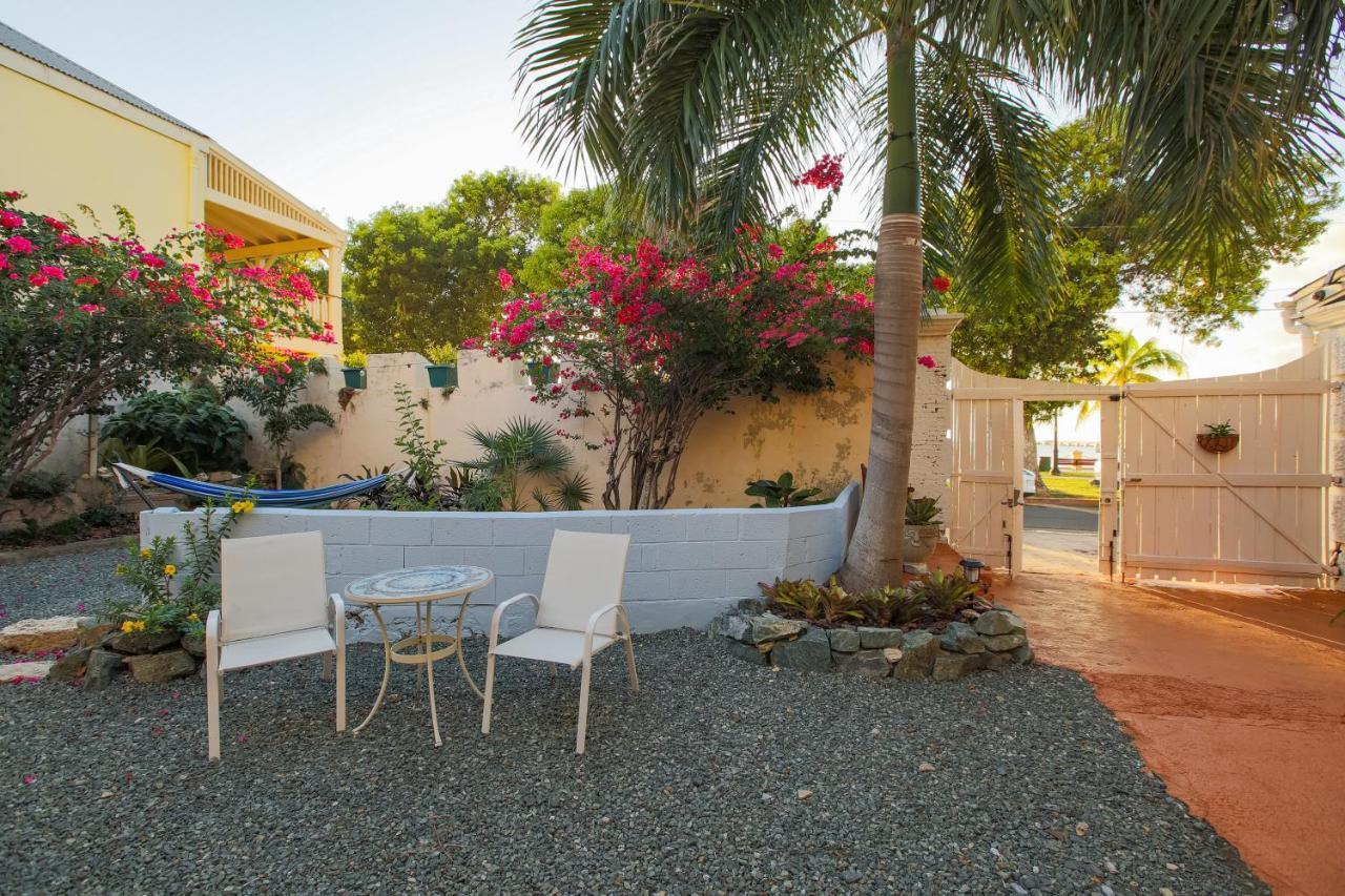 Victoria House Hotel Frederiksted Buitenkant foto