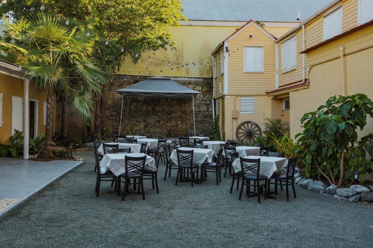Victoria House Hotel Frederiksted Buitenkant foto