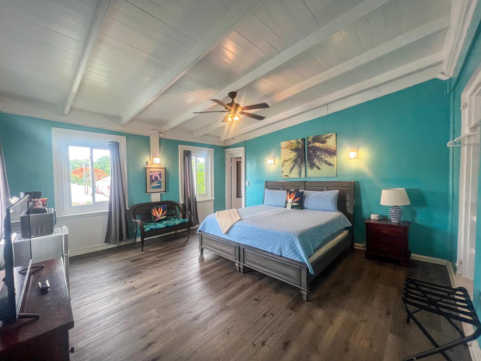 Victoria House Hotel Frederiksted Buitenkant foto
